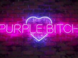 Cosplay adolescent are în primul rând sex film cu o fan de violet escorta