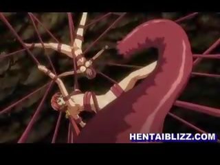 Pieptoasa hentai brutal insurubata de tentacles monstru